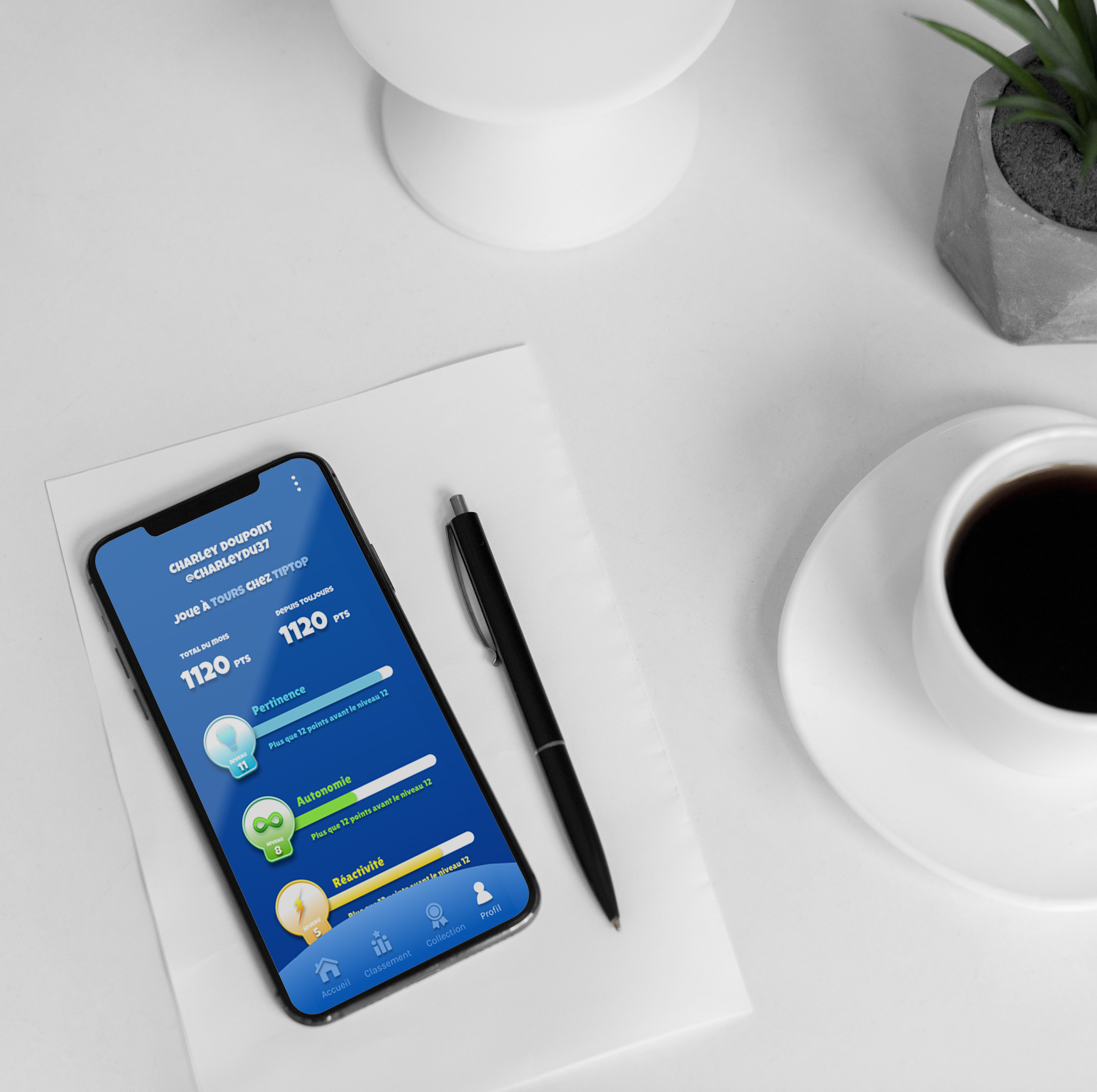 Mobile mock-up + feuille stylo